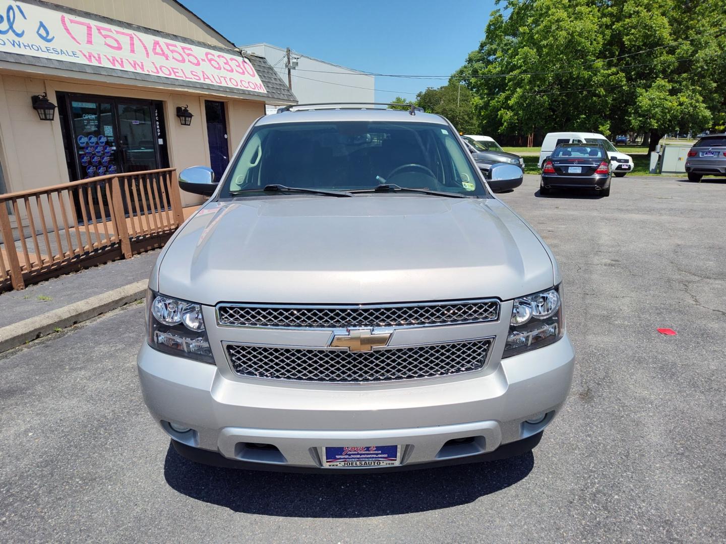 2010 Silver Chevrolet Tahoe (1GNUKCE07AR) , located at 5700 Curlew Drive, Norfolk, VA, 23502, (757) 455-6330, 36.841885, -76.209412 - Photo#3